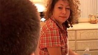 Sexy mature amateur sucks cock porn video